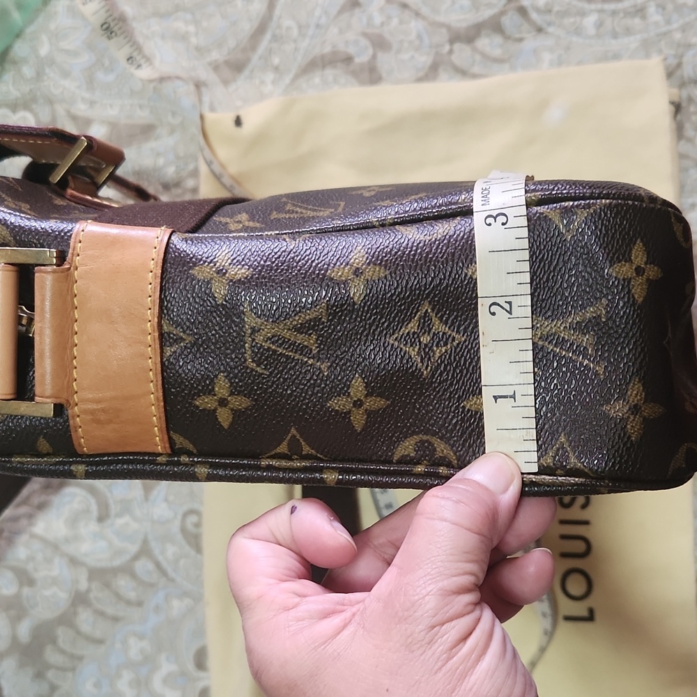 Authentic Louis Vuitton Sac Bosphore - Picture 11 of 11